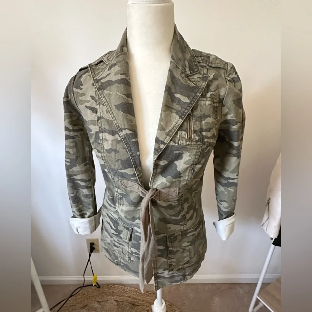 Jacket - Picture 1 of 5